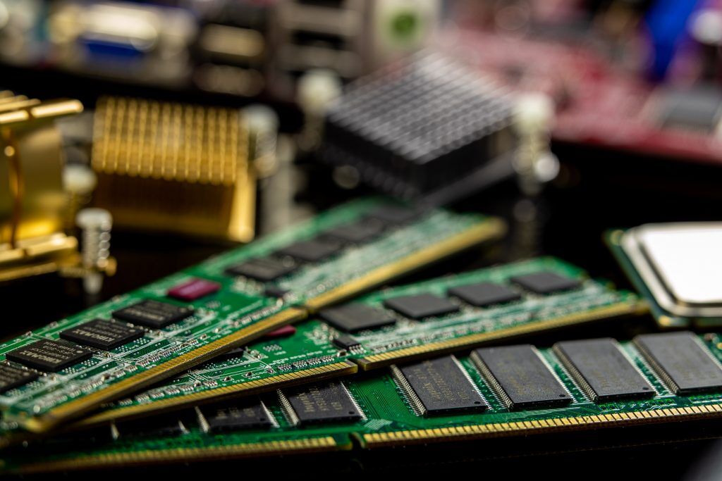 Memory chip makers suspend DRAM and Flash pricing, sources report