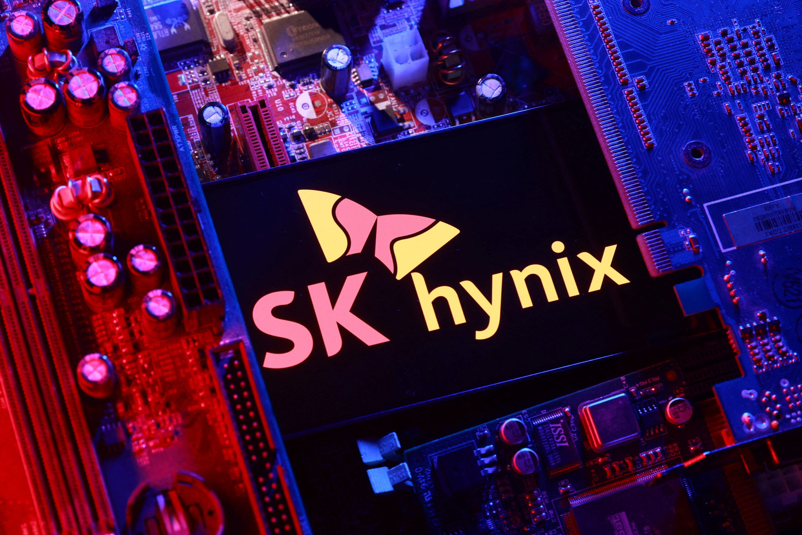 SK hynix stays on top as HBM shifts DRAM competition