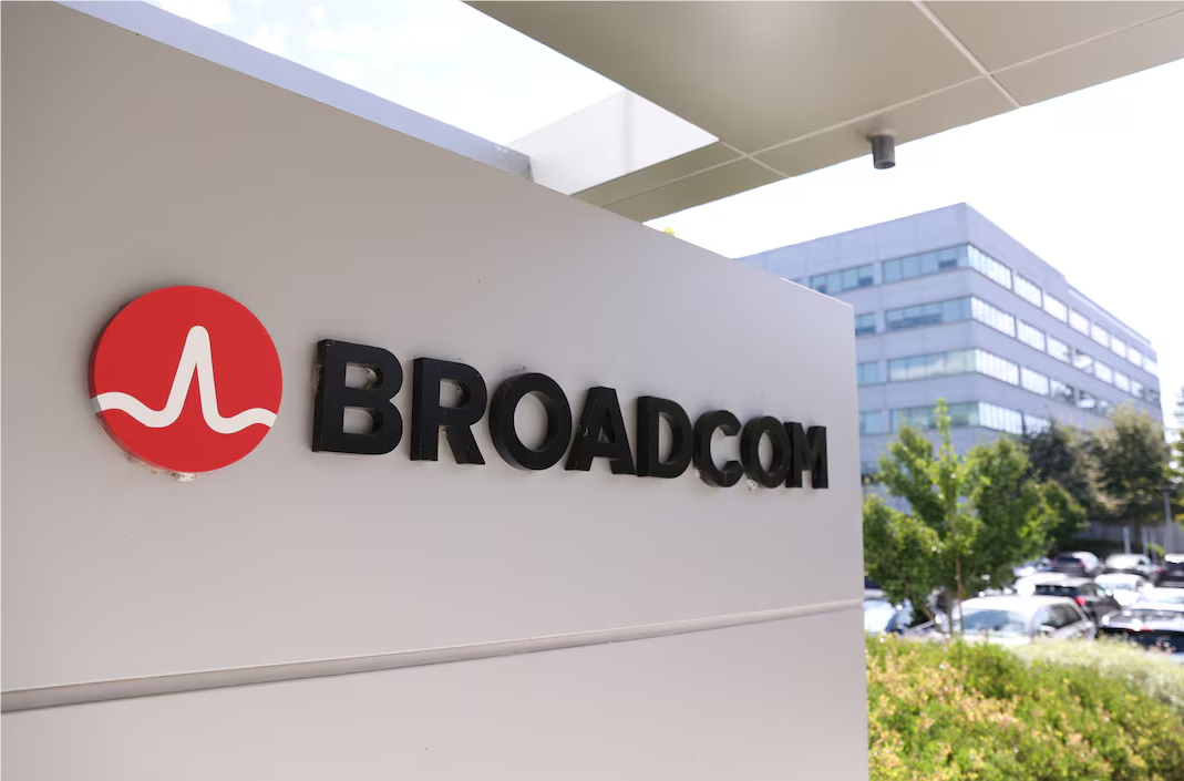 Broadcom sees AI chip revenue surpassing $100 billion by 2027