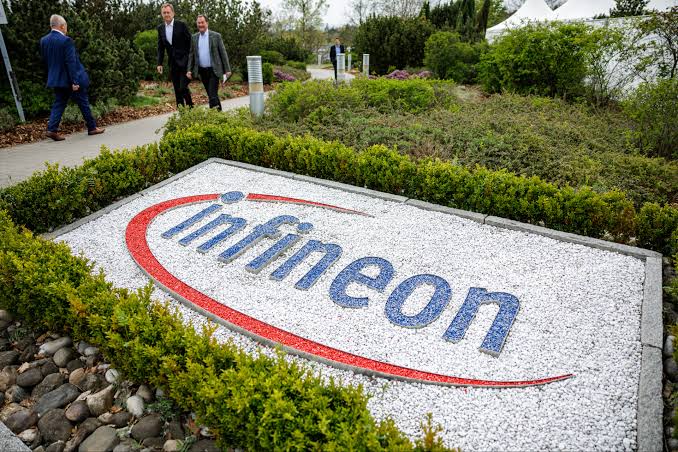 Infineon Completes C2i Semiconductor Acquisition to Expand AI Data Center Power Technology
